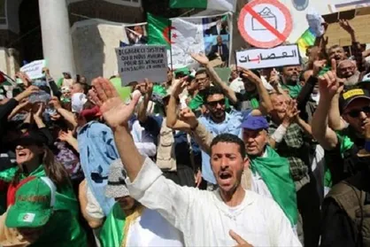 اعتراضات دانشجویی در الجزایر به خشونت کشیده شد