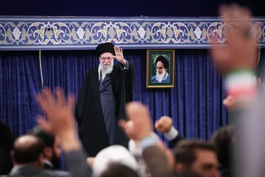 «پیشرفت علمی بدون آزادی و نشاط سیاسی ممکن نیست»؛ نگاهی به دیدگاه رهبر شهید درباره نسبت علم و فضای دانشگاهی