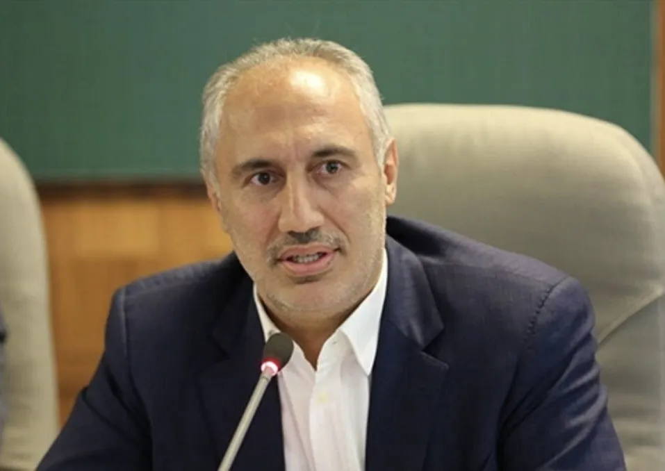 رئیس سازمان برنامه و بودجه: دولت نگاه ویژه‌ای به توسعه جنوب کرمان دارد