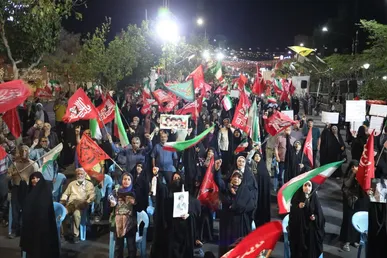 میدان‌داری مردم سمنان در شب ۱۷۷ اقتدار/ شعار ایران ایران در خیابان‌های سمنان طنین‌انداز شد+فیلم