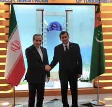 سفر سید عباس عراقچی به عشق آباد و دیدار با وزیر امور خارجه ترکمنستان