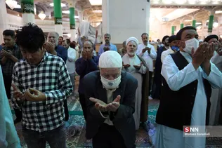 نماز عید قربان در حرم بانوی کرامت
