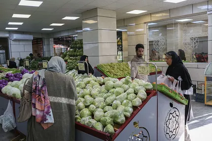 افتتاح ۴ بازار تره&zwnj;بار در تهران/ برنامه&zwnj;ریزی برای ساخت ۴۰ بازار جدید تا پایان سال