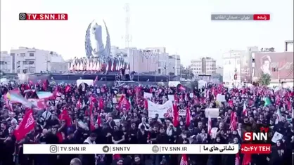 حضور پرشور مردم پیش از شروع رسمی مراسم تشییع پیکر مطهر قائد شهید/ میدان انقلاب تهران در حال تکمیل ظرفیت است