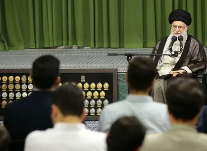 خلاصه دیدار مدال&zwnj;آوران المپیادهای علمی و اعضای تیم ملی والیبال جوانان با رهبر انقلاب