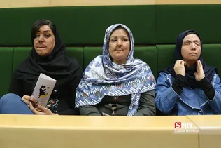 حضور قربانیان اسید پاشی در جلسه علنی مجلس
