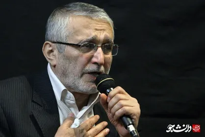 عکس/ نماز خواندن حاج منصور ارضی کنار ضریح حضرت رقیه(س)