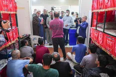 دادستان تهران به همراه ۱۶۸ مقام قضایی از زندان‌های استان بازدید کرد/ صدور دستور مرخصی پایان حبس برای ۱۴۵ زندانی و توزیع بیش از ۳۶ هزار بسته معیشتی میان خانواده‌های مددجویان