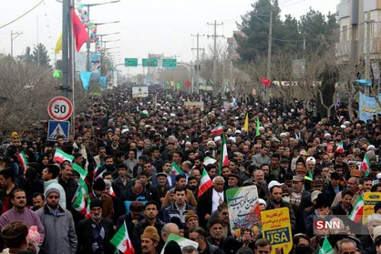 دانشجویان بجنوردی ثابت کردند که از انقلاب دست برنمی&zwnj;دارند/ تریبون آزاد دانشجویی مورد استقبال مردم قرار گرفت