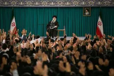 نگاه به واقعیت‌ها باید ذهن جوان دانشجو را به سمت گره‌گشایی نزدیکتر کند