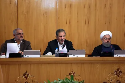 مدیریت خسته بلای جان اقتصاد/ انفعال دولت در مدیریت اقتصادی و تبعات تأخیر در معرفی وزرای جدید