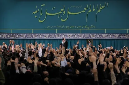 سه وظیفه اصلی دانشگاه از نگاه رهبر انقلاب / وقتی رهبری تشکّل&zwnj;های دانشجویی را یک فرصت بزرگ برای کشور می&zwnj;داند