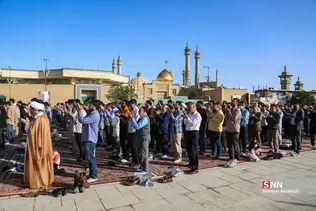 اقامه نماز عید فطر در حرم حضرت معصومه (س)