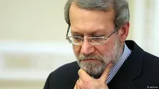 پیشنهاد نماینده تهران به لاریجانی: لیست اموال خود و خانوادتان را اعلام کنید