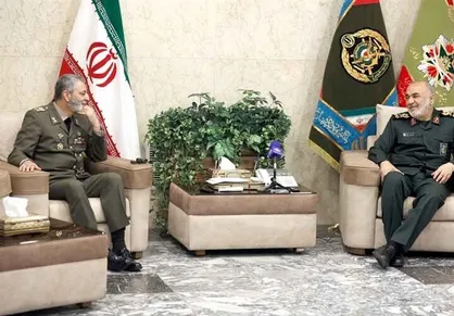 سرلشکر موسوی: ارتش و سپاه پیشمرگ یکدیگر و سپر گلوله&zwnj;های دشمن هستند