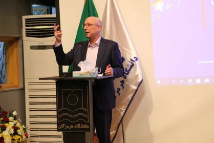 وزیر علوم: تدوین آئین&zwnj;نامه&zwnj;هایی برای فعالیت اعضای هئیت علمی در سطح بین&zwnj;المللی