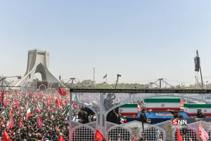گزارش خبرنگار SNNTV از لحظات پایانی وداع مردم تهران با رهبر شهید انقلاب / خدایا شاهد باش این مردم کم نگذاشتند + فیلم