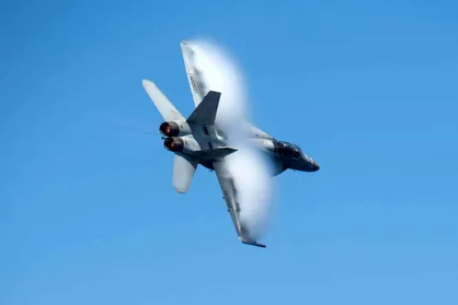 اصابت  پرتابه دشمن آمریکایی در هنگام