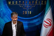 بهاروند: تبدیل سلول‌های بنیادی به میراثی علمی / برای موفقیت از عهده چالش‌ها برآیید