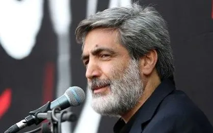 قرائت فرازهایی از دعای توسل توسط آقای مهدی سماواتی ساعاتی پیش از اقامه نماز بر پیکر &laquo;آقای شهید ایران&raquo; + فیلم