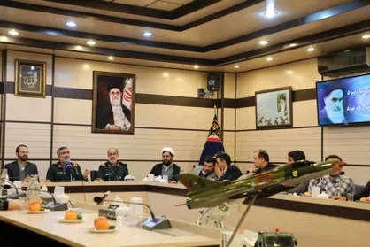 با اعتماد بر توانمندی جوانان مشکل حل نشدنی در کشور باقی نخواهد ماند/ در حوزه اقتصادی هم باید مثل عرصه نظامی عمل کنیم