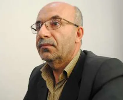اگر برق مدرسه&zwnj;ای قطع شود یا جای من در فرمانداری است، یا مدیر توزیع نیروی برق اهواز!