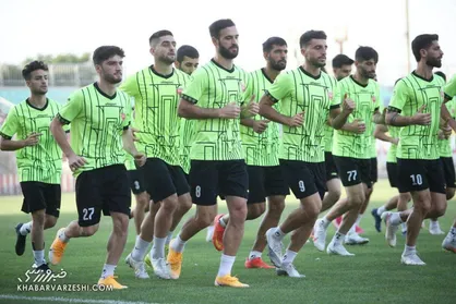 رونمایی از پرچم ۲۸۰۰ متری پرسپولیس + عکس