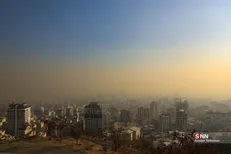 وضعیت هوای تهران همچنان قرمز؛ ذرات معلق دست از سر پایتخت بر نمی‌دارند