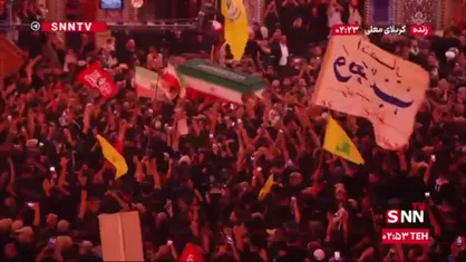 پیکر رهبر شهید انقلاب بر دستان مردم عزادار دقایقی قبل وارد حرم مطهر امام حسین علیه&zwnj;السلام شد