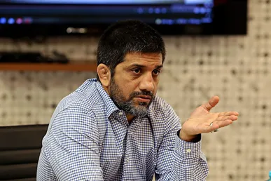 دبیر: به کسی باج نمی‌دهم؛ فدراسیون کشتی طبق اساسنامه اجازه فعالیت اقتصادی دارد