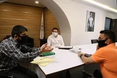 نشست محمد بنا با رئیس فدراسیون کشتی/ بازگشت آقای خاص