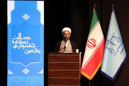 رسانه باید در جهت رشد و اعتلای افکار عمومی حرکت کند
