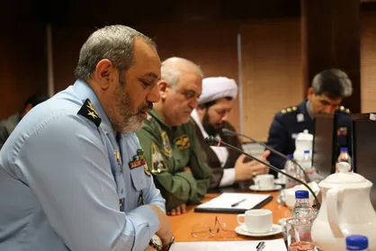 نشست صمیمی با خلبانان پایگاه مهرآباد برگزارشد