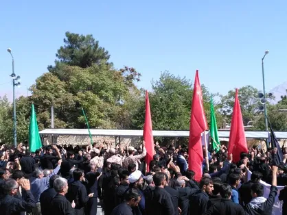 اجتماع بزرگ دانشجویان عزادار در دانشگاه آزاد کرمانشاه