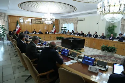 دولت وظیفه&zwnj;ای بالاتر از تولید و اشتغال ندارد/ دستگاه&zwnj;های دولتی از بنگاه داری دست بردارند