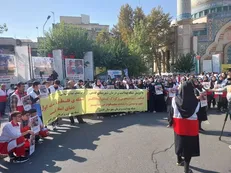 تجمع کادر درمان و امدادگران در میدان فلسطین/ آمادگی ارسال بیمارستان‌های سیار به غزه