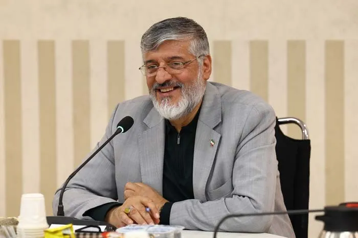 999