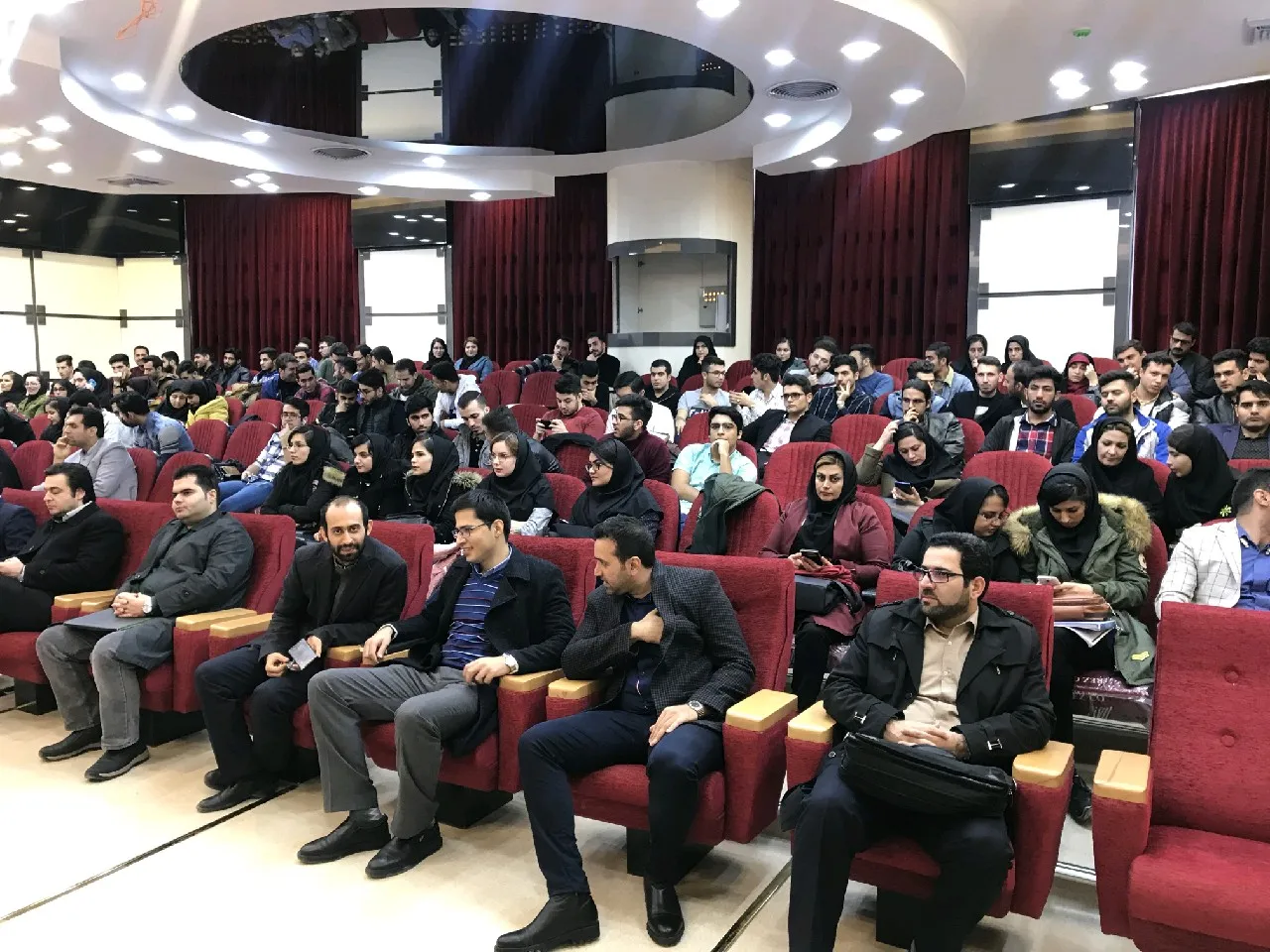 همایش آشنایی با مفاهیم استارت آپ در دانشگاه آزاد کرمانشاه
