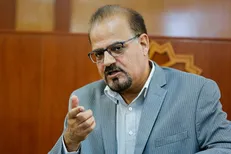 خاکساری: با فروش ۵۰ هزار خودرو رانت و انحصار خود را پنهان می‌کنند/ صنعت خودرو حیاط خلوت سیاسیون منفعت‌طلب است