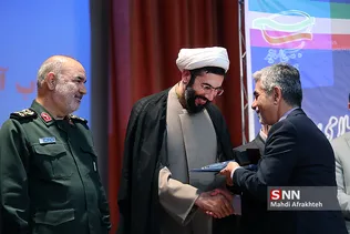 آیین بزرگداشت استاد تراز انقلاب اسلامی 
