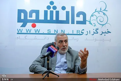 مشاور ظریف: طرفدار برجام نیستم/ حرف آخر را در منطقه سپاه می&zwnj;زند