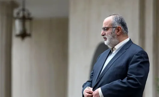 خط‌ونشان برای کاخ سفید؛ جیغ بنفش در اردوگاه حسام‌الدین آشنا و دوستان!