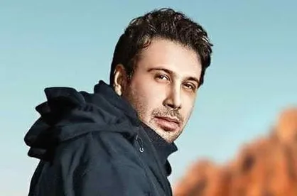چاوشی از وطن میخواند... + فیلم