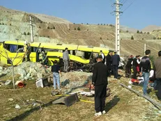 تعداد جانباختگان حادثه واژگونی اتوبوس در دانشگاه علوم و تحقیقات به ۱۰ نفر رسید