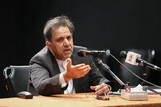 عباس آخوندی در نشست نقد عملکرد دولت دوازدهم در دانشگاه شریف