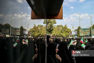 دختران انقلاب