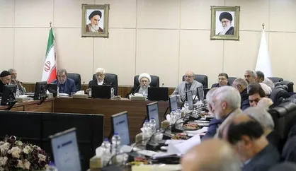 آملی لاریجانی: باید با تمهیداتی مانع بروز فشار به معیشت مردم شد