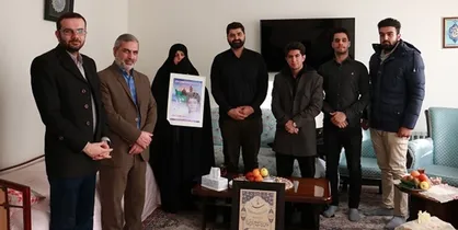 دیدار جامعه قرآنی باخانواده شهید &laquo;مهدی سیفی&raquo; / پرورش و شکوفایی در تهران و شهادت در مشهد