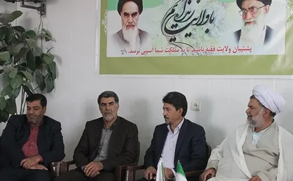 دانشگاهیان دانشگاه آزاد اسلامی زرند با امام جمعه این شهر دیدار کردند
