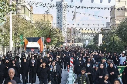 عزیزی: ۹۰ درصد مسیر راهپیمایی اربعین پاکسازی شد/ توزیع بیش از ۵ تن کیسه زباله